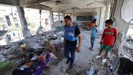 الإعلام الحكومي: الاحتلال ارتكب مجزرتين وحشيتين بقصفه مدرستين بغزة والنصيرات