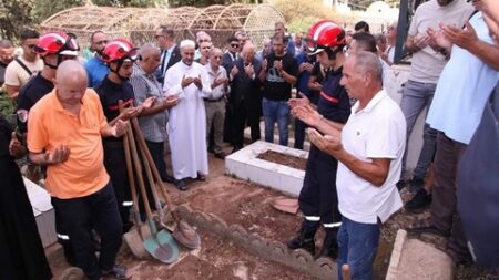 جثمان الفنان والمجاهد طه العامري يوارى الثرى بمقبرة سيدي امحمد