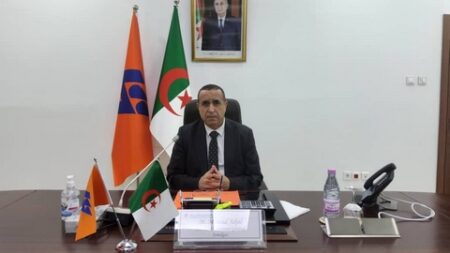 عجال يدرس وضعية تصنيع أجهزة كشف تسربات أحادي أكسيد الكربون
