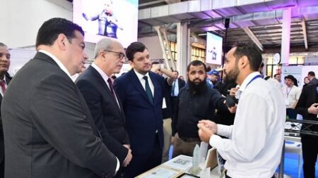 المهدي وليد.. التزام قطاعه بمرافقة الشباب المقاول
