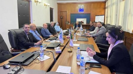 اجتماع تنسيقي بين منظمة حماية المستهلك وسلطة ضبط البريد