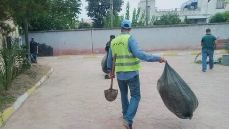 بالتركيز على المؤسسات التربوية.. استمرار عمليات التنظيف وتزيين المحيط بيلديات الشراقة