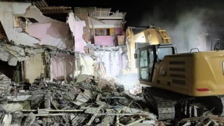 معاينة عملية هدم السكنات الهشة بواد اوشايح بعد ترحيل ساكنيها