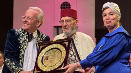 عميد الفن الأندلسي محمد الغافور في حفل تكريمه: الساحة الفنية الجزائرية تزخر بأصوات قوية