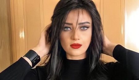 رضوى الشربيني تعلن انتهاء تقديم برنامجها “هي وبس”
