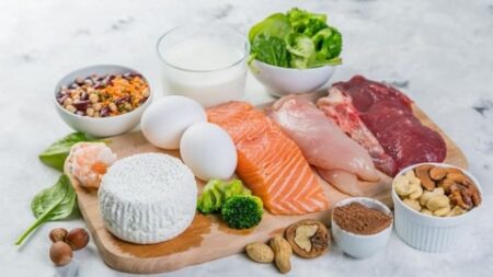 تلعب دورا مهما في استعادة نشاط الجسم.. أغذية صحية تُخلصك من التعب والخمول