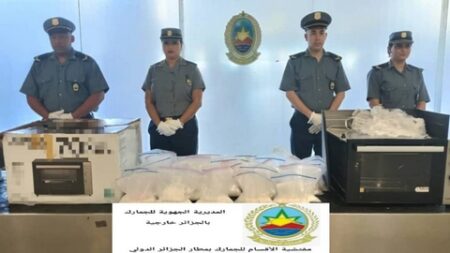 حجز أزيد من أزيد من 85 ألف وحدة من المؤثرات العقلية بمطار الجزائر الدولي