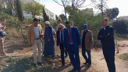 الوالي المنتدب يشرف على  عمليات التنظيف ببلديات الحراش