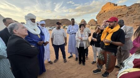 جانت.. وزير السياحة يحث على تكثيف فرص الترويج للسياحة الصحراوية