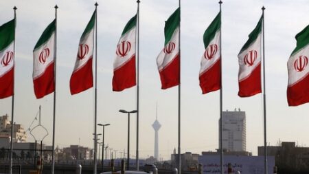 الخارجية الإيرانية تؤكد التزام طهران بـ”الرد الحازم” على الهجوم الإسرائيلي
