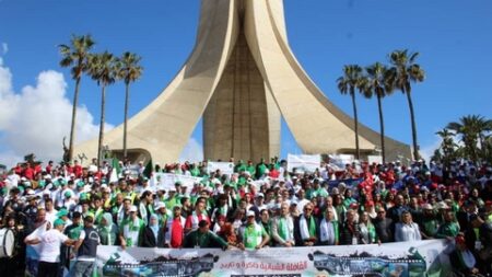 “ملحمة الرمال”.. أول إنتاج لديوان رياض الفتح