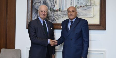 عطاف يجري محادثات ثنائية مع المبعوث الشخصي للأمين العام للأمم المتحدة إلى الصحراء الغربية ستافان دي ميستورا.