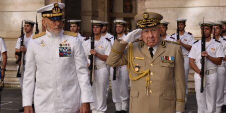 الفريق أول شنقريحة يزور المعلم التاريخي “محراب الوطن” في روما