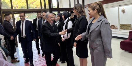 ديدوش يعلن عن إنجاز مدرسة وطنية عليا للسياحة بولاية تيبازة