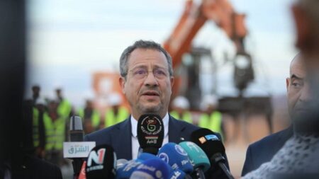 رخروخ يبدي ارتياحه لتقدم أشغال مشروع خط السكة الحديدية بشار-تندوف-غارا جبيلات