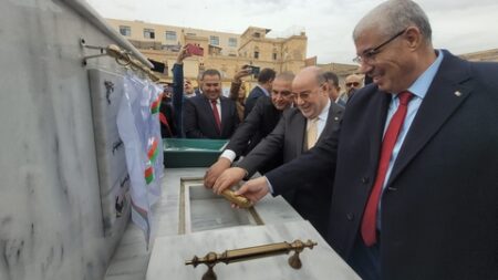 بلمهدي يضع حجر إعادة بناء مدرسة ابن سينا
