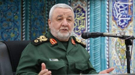 مستشار قائد حرس الثورة محذراً الاحتلال: سنسوّي عشرات المراكز الإسرائيلية مع الأرض