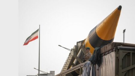 الحرس الثوري الإيراني: بدأنا بقصف “إسرائيل” ونحذر من أي رد