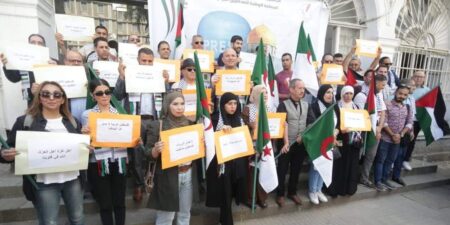 وقفة تضامنية بدار الصحافة مع الشعب والصحفيين الفلسطينيين وسط دعوات لفضح جرائم الاحتلال