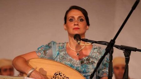 ليلى بورصالي تحتفل مع جمهورها بصدور ألبومها الجديد “مسار”