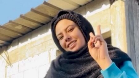 التشكيلية والرسامة محاسن الخطيب.. شعارها خير طريقة للخلود هي العطاء