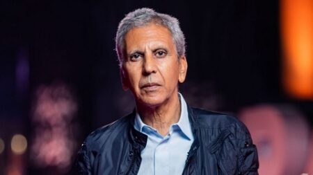 رشيد بوشارب يحضر لفيلم عن القنبلة النووية المجربة برقان