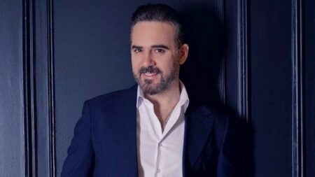 وائل جسار يعتذر عن مهرجان الموسيقى العربية.. لم أستوعب أن أغني ولبنان مشردة