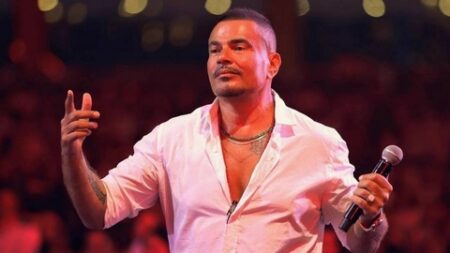في خرجة مفاجئة.. عمرو دياب يقرر اعتزال حفلات الزفاف