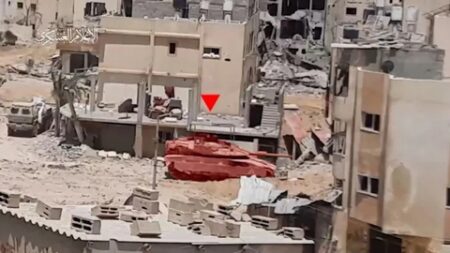 القسام: أجهزنا على جندي من مسافة صفر وفجرنا دبابة وناقلة جند