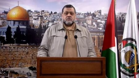 أسامة حمدان : ندعو العالم لاتخاذ خطوات لوقف “خطة الجنرالات” في شمال غزة