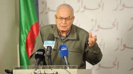 الجزائر تفقد أحد أبرز مؤرخيها.. محمد العربي الزبيري في ذمة الله