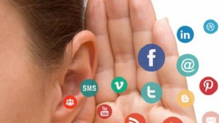 علاقات أسرية تحكمها تعليقات على مواقع التواصل الاجتماعي