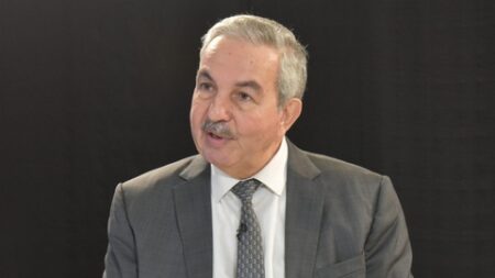 تتويج صالح بلعيد بجائزة مجمع الملك سلمان العالمي