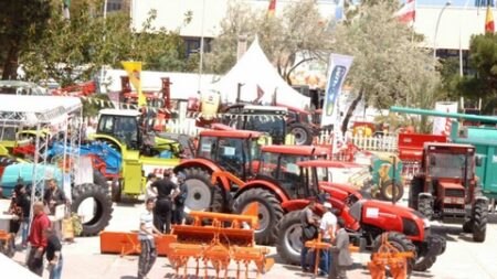 فتح باب التسجيلات لطلب استيراد خطوط ومعدات الانتاج والعتاد الفلاحي