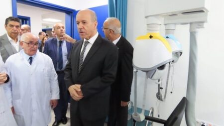 سايحي.. يعاين عيادة متعددة الخدمات ببلدية الدار البيضاء ويدشن مستشفى خاصا للصحة النفسية