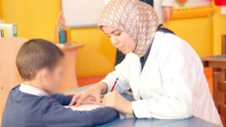 “الدمج في التعليم”.. هل هو السبيل للتعايش وتقبل الآخر؟