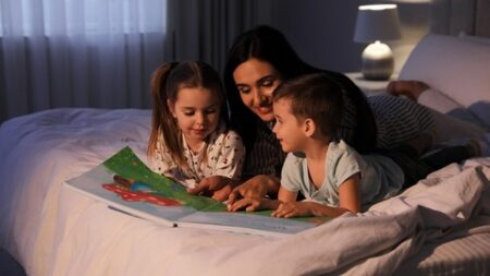 قصص ما قبل النوم.. لتعزيز الكفاءة اللغوية والقدرة على الاستماع