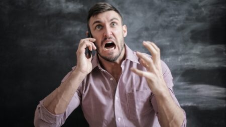 من شيم الفاسقين