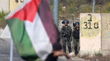 3 شهداء بجنين والاحتلال يدهم منزل قيادي أسير من حماس بنابلس