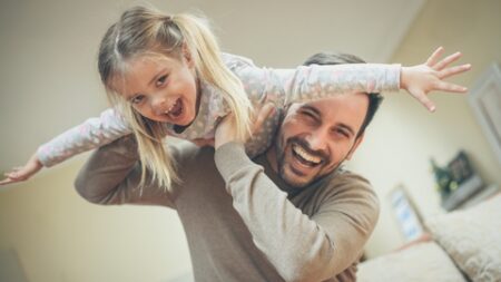 الأب ودَوره في التنشئة الاجتماعية للطفل