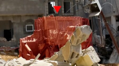 استهداف دبابتين و3 جرافات صهيونية شرقي مخيم البريج