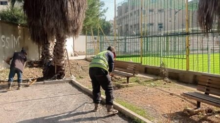 تنظيف الملاعب الجوارية ومحيطها  ببوزريعة