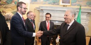 قوجيل يدعو إلى تغليب مصالح الشعوب المستضعفة وإعادة الاعتبار للقوانين الدولية