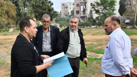 انجاز مساحات خضراء بحي 300 مسكن بسيدي موسى