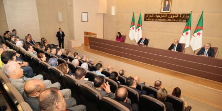 عطاف يباشر مهامه كوزير دولة وزير الشؤون الخارجية والجالية الوطنية بالخارج والشؤون الإفريقية