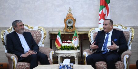 المجلس الشعبي الوطني: رئيس لجنة الشؤون القانونية يتحادث مع رئيس وفد مجلس الشورى الإيراني
