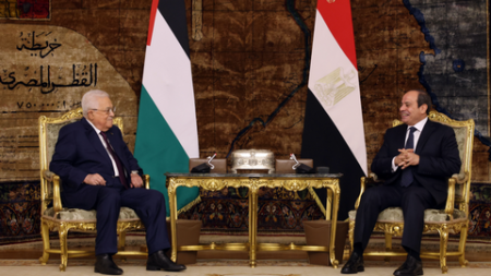 “عباس” في مصر لبحث سبل التعاون من أجل الوقف الفوري والمستدام لحرب الإبادة الجماعية