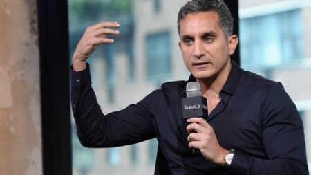 باسم يوسف: الإسرائيليون في أمستردام… بكوا وتظاهروا بأنهم ضحايا