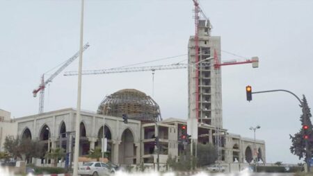 إعادة إحياء مشروع المسجد القطب بمعسكر