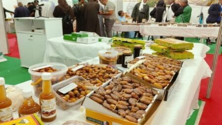 التمور الجزائرية تصدر نحو أزيد من 90 بلدا عبر العالم
